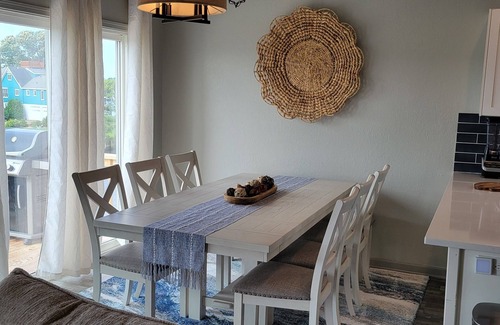 Colington Harbour House | Sunset on Soundview! Waterfront! Pool Access! Bring Your Boat!