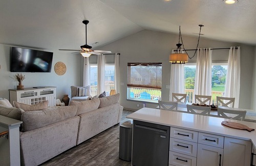 Colington Harbour House | Sunset on Soundview! Waterfront! Pool Access! Bring Your Boat!