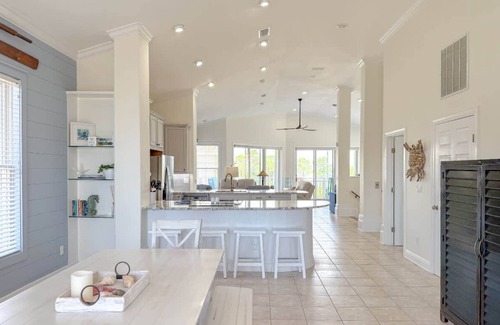 East End House | Sunset Paradise Gulf View Pool 4 KING Sunset Beach