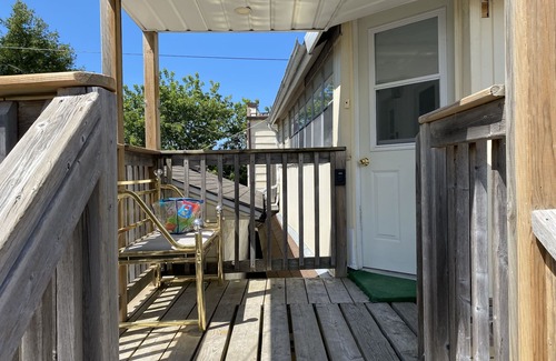 Sauble Beach Apartment | Sunset Paradise - Next to the beach with an amazing view!