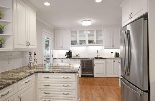 North Garrett Road House | Sunset Point Pool House Close to Duke University