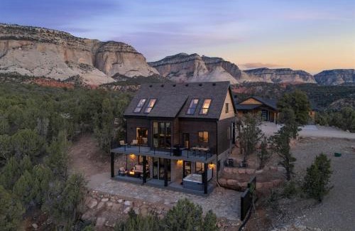 Orderville House | Sunset Pointe Modern Comfort Epic Views Zion