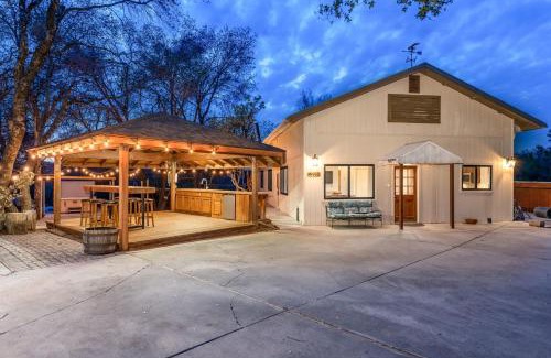 Coarsegold House | Sunset Retreat- TWO houses with hot tub, firepit, multiple kitchens, sleeps 20