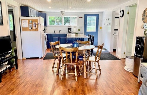 Minden Hills Cottage | Sunset Ridge on East Moore Lake