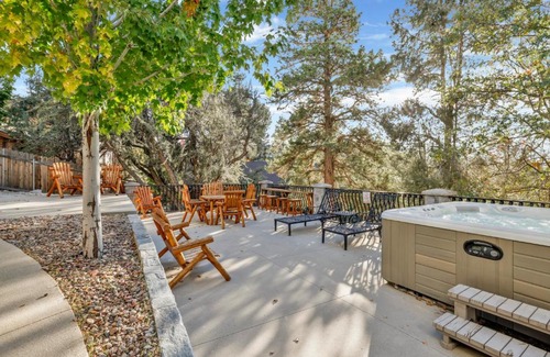 Castle Glen Estates Ski Chalet | Sunset Ridge Villa- Incredible Log Cabin Estate- Hot Tub- Game Tables-