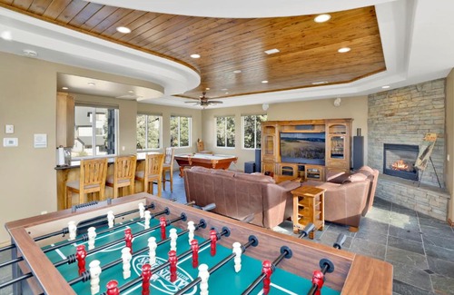Castle Glen Estates Ski Chalet | Sunset Ridge Villa- Incredible Log Cabin Estate- Hot Tub- Game Tables-