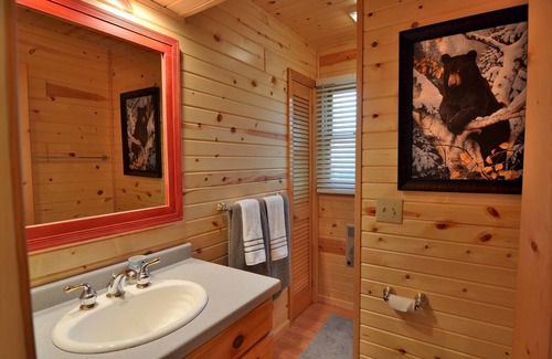 Hayward House | Sunset Shores 3 Bedroom Hotel Room by Redawning