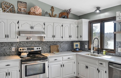 Livingston House | Sunset Shores at Lake Anna - Private, quiet oasis with your own boat launch!