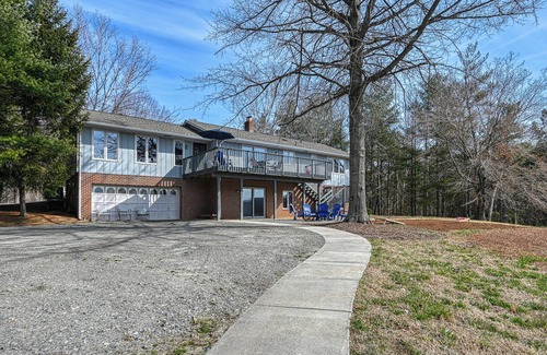 Livingston House | Sunset Shores at Lake Anna - Private, quiet oasis with your own boat launch!