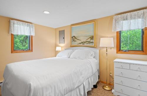 Baileys Harbor House | Sunset Shores - Chalet Cabin #3 by Simple Life Rentals