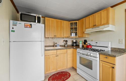 Baileys Harbor House | Sunset Shores - Waters Edge Cottage #2 by Simple Life Rentals