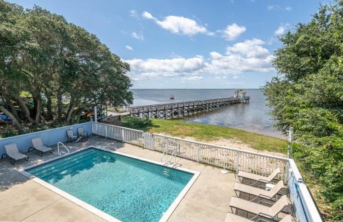 Monteray Shores House | Sunset Sonata C8928 - Luxury Soundfront Home, Pool