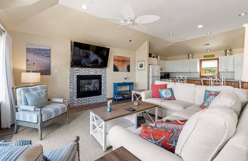 Monteray Shores House | Sunset Sound Corolla: Soundfront | Pool | Hot Tub