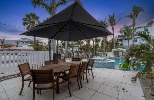 Siesta Key Village House | Sunset Splash