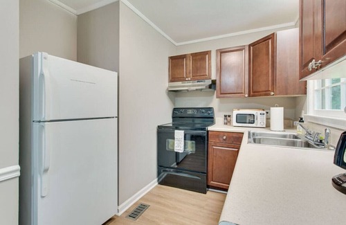 Murfreesboro House | Sunset Stay: Pet-Friendly, 2bed, 1 bath