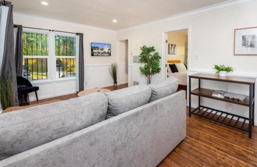 Hollywood Hills West Apartment | Sunset Strip Gem Luxury 1 bedroom Apt Sleep 4