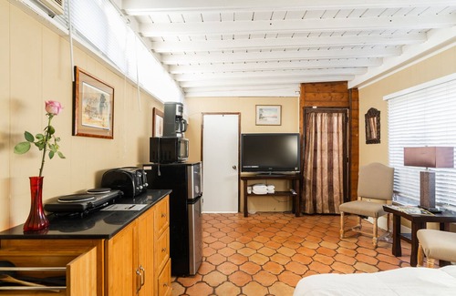 Loma Portal House | 𖤓 Sunset Studio, In The Heart Of Point Loma 𖤓