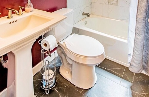 Downtown Albuquerque House | Sunset Suite - 1 bed 1 bath - One Bedroom In Historic Downtown!