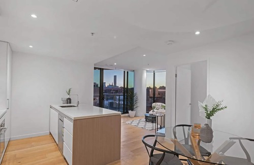 Fortitude Valley Apartment | *SUNSET view RESORT apartment BEST location*
