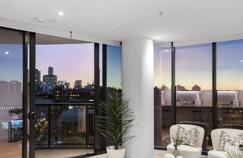 Fortitude Valley Apartment | *SUNSET view RESORT apartment BEST location*