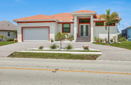 Punta Gorda House | Sunset Views and Dock Canal-Front Punta Gorda Home!