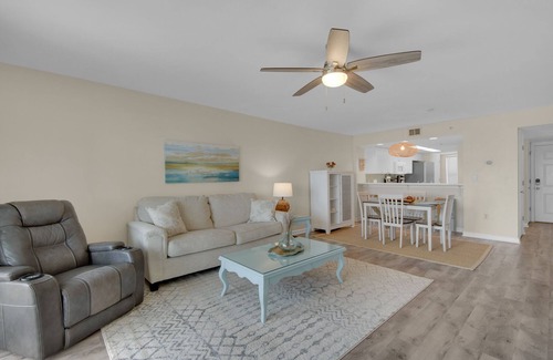 Fort Walton Beach Condo | Sunset Views + Ocean Front Condo Getaway