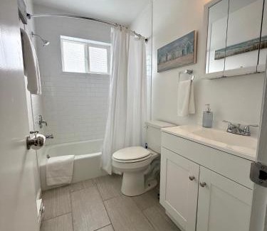 Bridgman House | Sunset Villa B8
