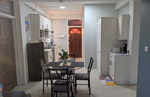 Mero Apartment | Sunset Vista charming 1-bedroom apartment 0.4 miles from beautiful Mero Beach.