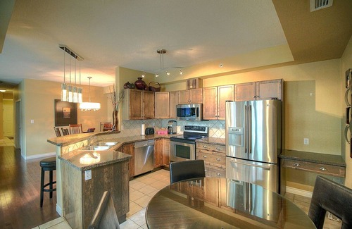 North End Condo | Sunset Waterfront Resort by DKRA