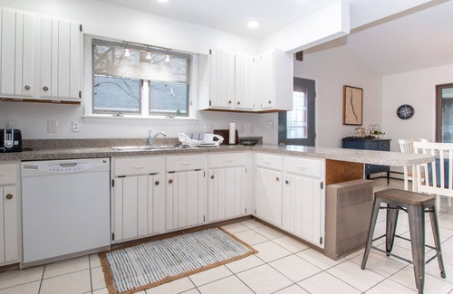 Town of Ledyard House | Sunsets and Wine: "Cayuga Lake - East Side Beauty in Aurora!"