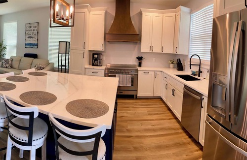 Clermont Cottage | Sunsets at Cherry Lake-2 bedroom lake front cottage