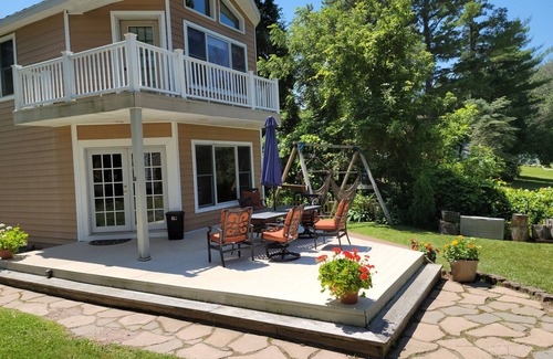 Broadalbin House | Sunsets on the Great Sacandaga Lake Rentals