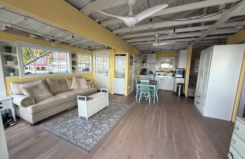 Baiting Hollow Cottage | Sunsets over Long Island Sound nPeaceful retreat on the North Shore
