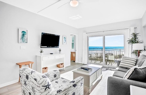 Jacksonville Beach Apartment | Sunshine and a View