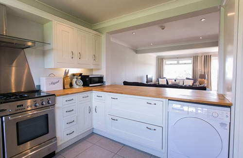 Wittering House | Sunshine Beachfront property in Bracklesham Bay