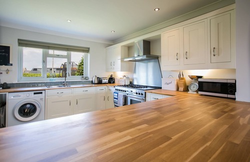 Wittering House | Sunshine Beachfront property in Bracklesham Bay