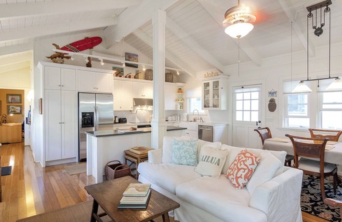 Kailua House | Sunshine Cottage just steps to Kailua beach