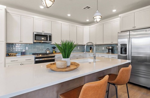 St. George Condo | Sunshine Daydream: Desert Color Lagoon + Beaches!