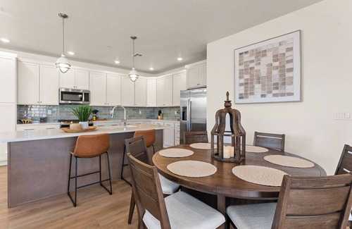 St. George Condo | Sunshine Daydream: Desert Color Lagoon + Beaches!