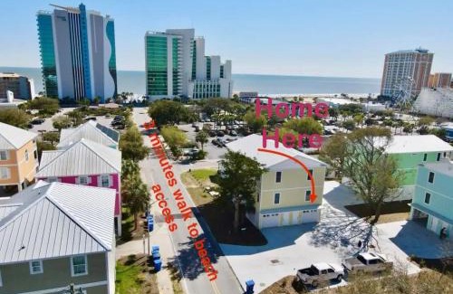 Myrtle Beach House | Sunshine Derby - 1 Block to Beach- Garage EV Charge