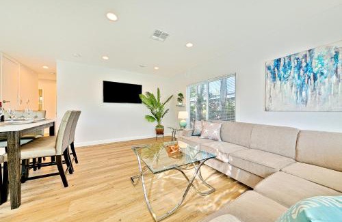 Santa Ana Heights House | Sunshine Fun Time
