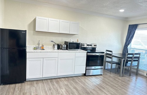 South Venice Hotel | Sunshine Inn & Suites Venice, FL