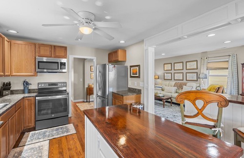 New Bern House | Sunshine Manor