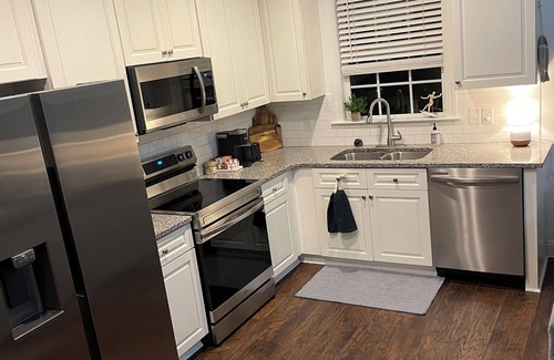 Saint Simons Island House | SUNSHINE ON PINE : Coastal Casual Cottage : Mid-Island : Family-Friendly