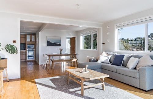 Raglan House | Sunshine Rise Upstairs