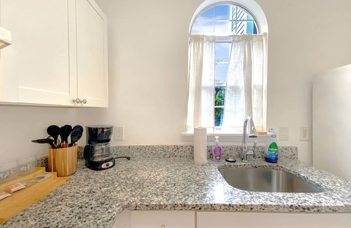 Wilmington Condo | Sunshine Suite, Midtown Luxury, WiFi 1BR