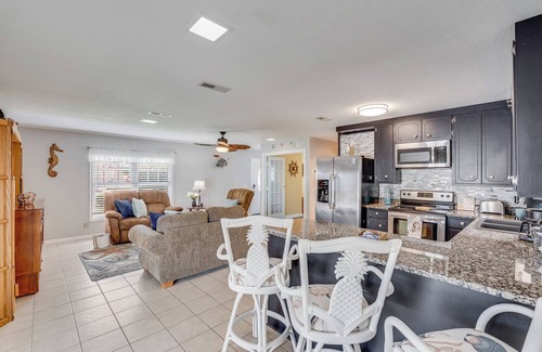 Gulf Lagoon Beach House | Sunshore Cottage - Private Pool - RV Parking