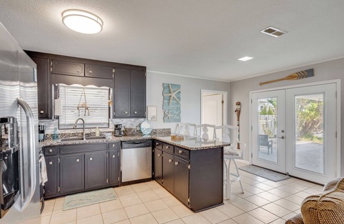 Gulf Lagoon Beach House | Sunshore Cottage - Private Pool - RV Parking