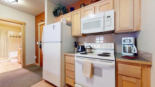 Mammoth Lakes Apartment | Sunstone #206 Condo