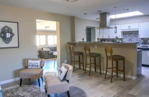 Tempe House | Sunswept Skies- Putting green~Firepit~ASU